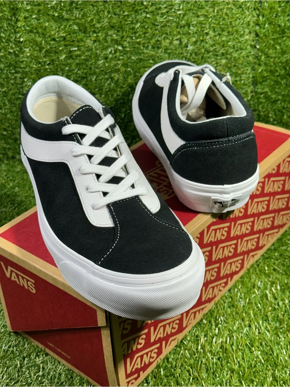 Vans Bold Ni Black and White Low-Top Sneakers, Men’s 10, VN0A3WLPOS7